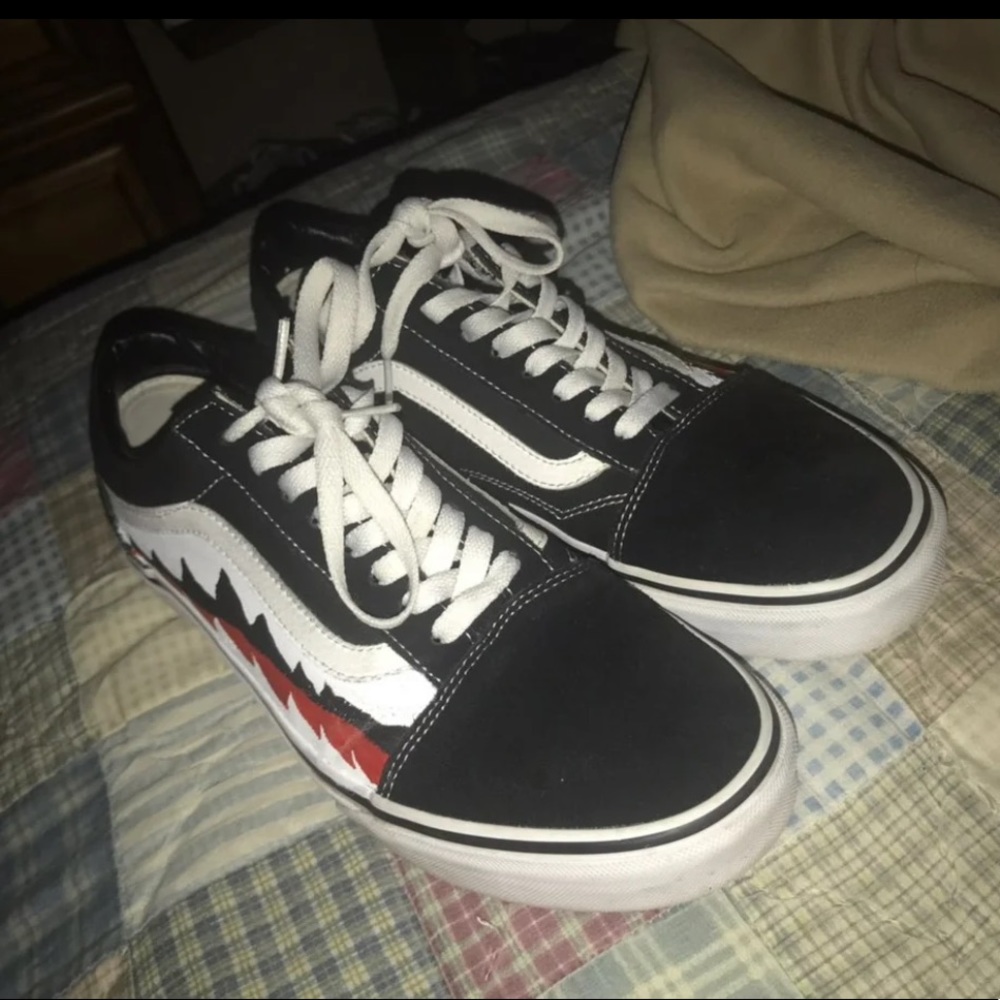 Vans Old Skool Shark Design